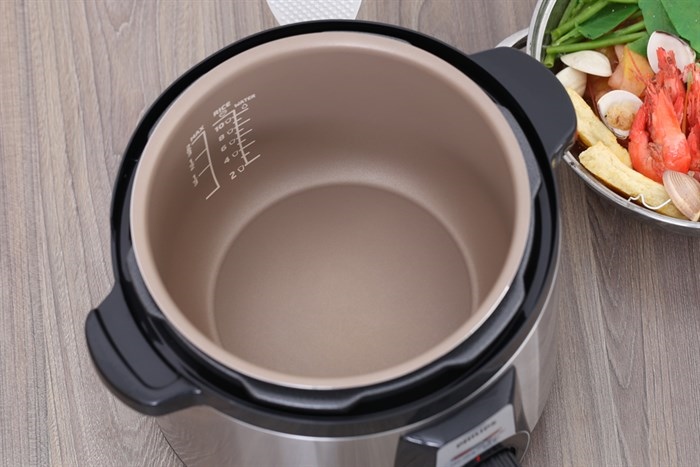 Nồi áp suất điện Philips 5 lít đa năng